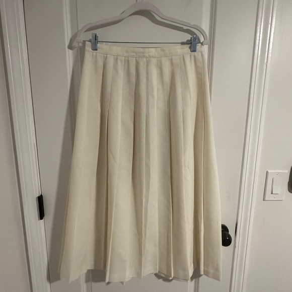 Vintage Christy Girl Cream Pleated Skirt no size see pics for measurements - Picture 1 of 6